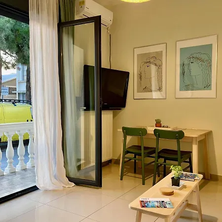 100 Meters From The Sea Apartment Xylokastro Exterior photo