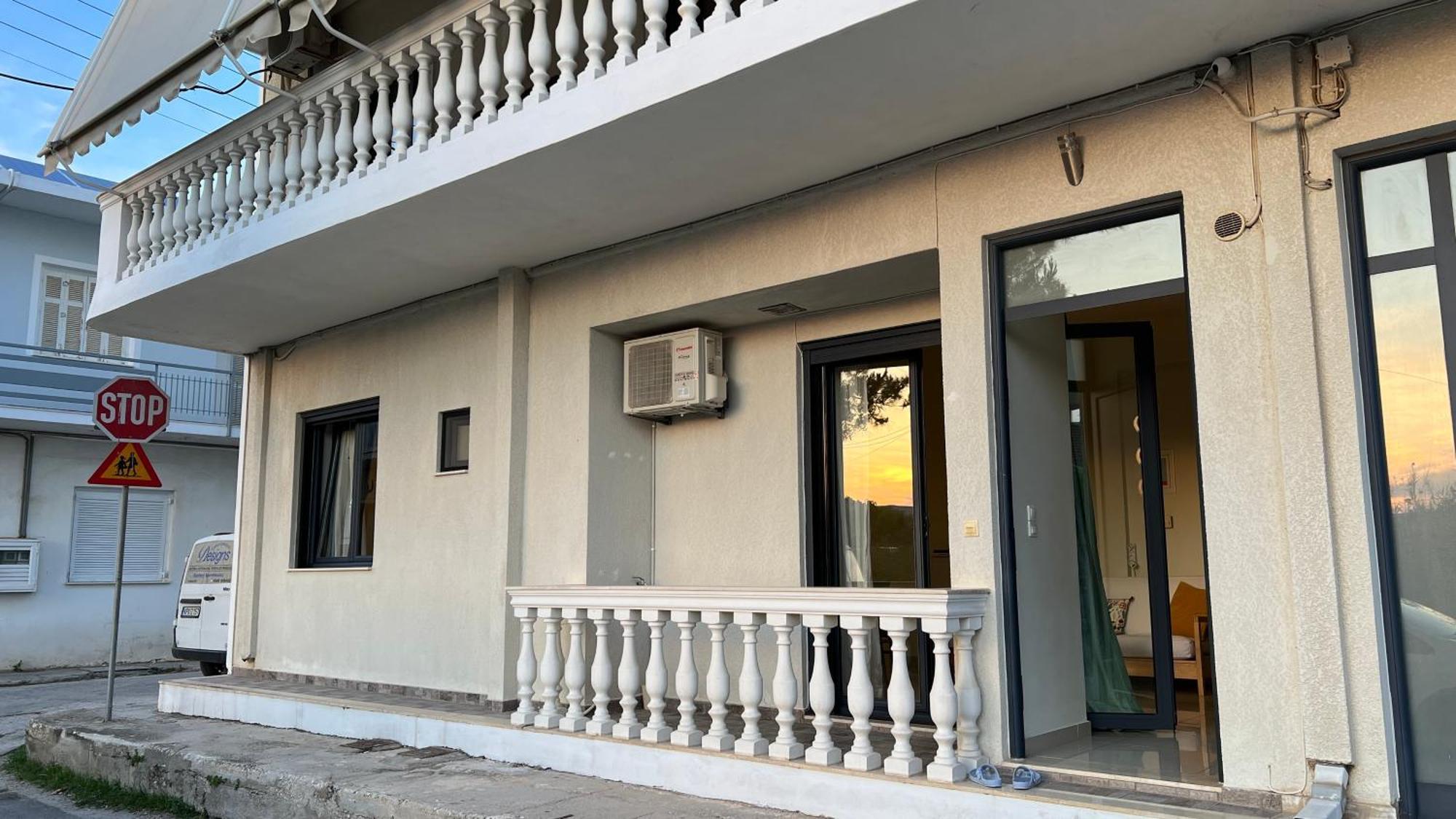 Apartment 100 Meters From The Sea *